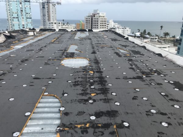 Sistemas de sellado de techos contra huracanes